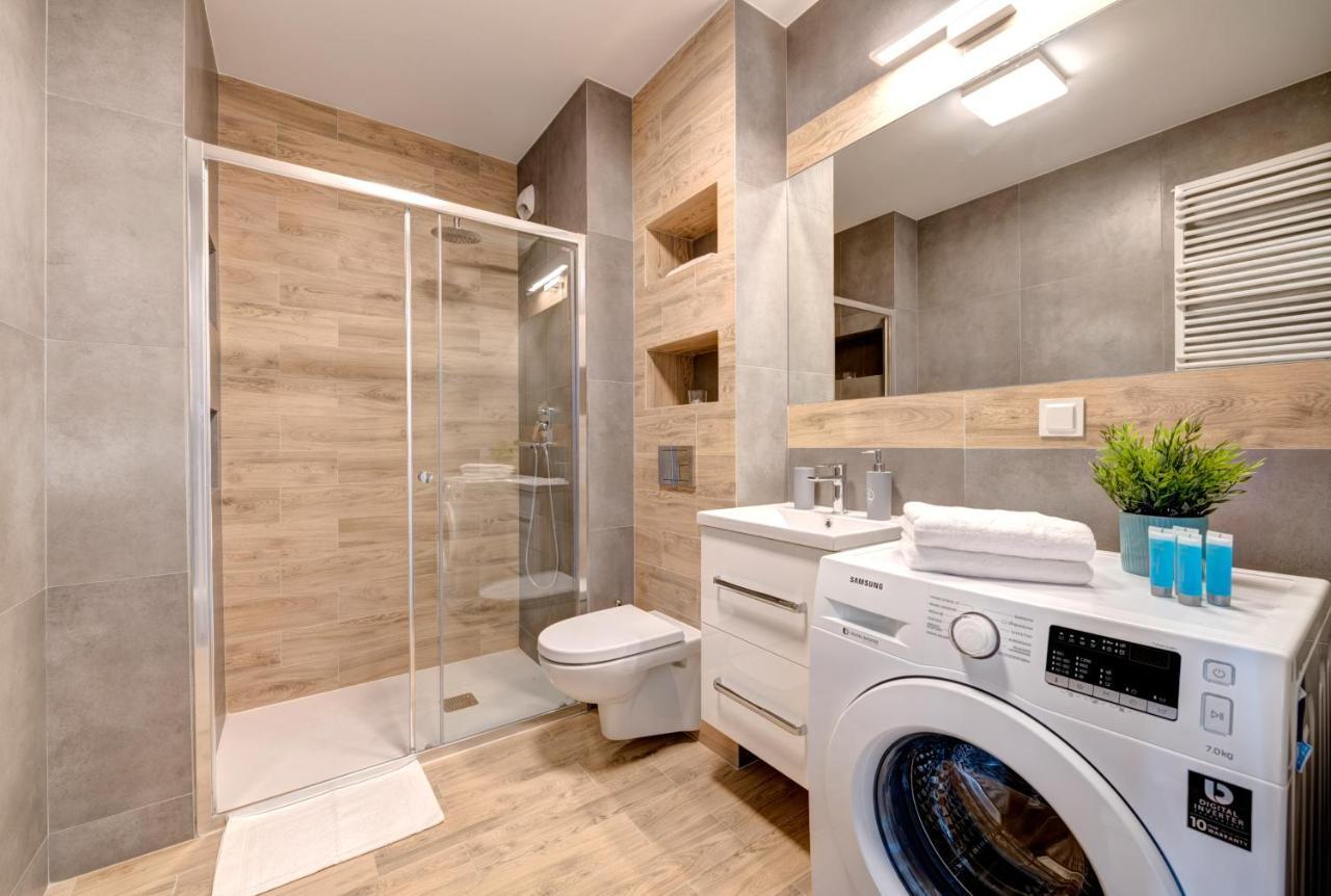 Live & Travel Apartments - Waterlane Island Гданьск Экстерьер фото