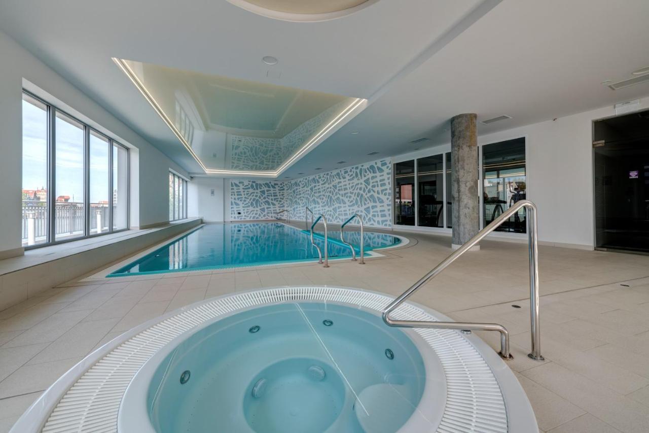 Live & Travel Apartments - Waterlane Island Гданьск Экстерьер фото
